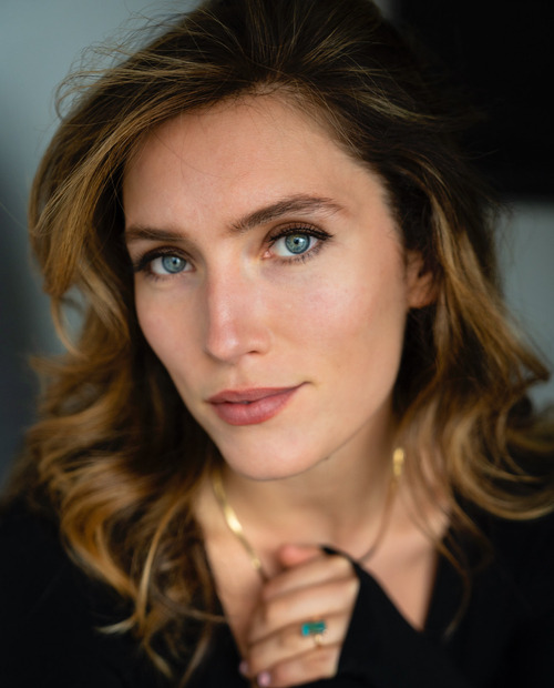 Miranda MacDougall Talks Edie Martell, Lucas, and Big Decisions in Hope&nbsp;Valley!